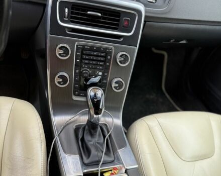 Белый Вольво С60, объемом двигателя 2 л и пробегом 211 тыс. км за 12100 $, фото 17 на Automoto.ua