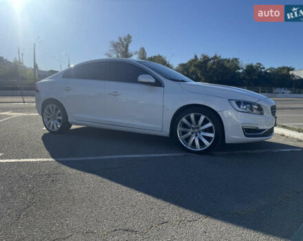 Вольво С60 2016 в Киеве на Automoto.ua Белый Вольво С60, объемом двигателя 1.97 л и пробегом 156 тыс. км за 14500 $, фото 10 на Automoto.ua