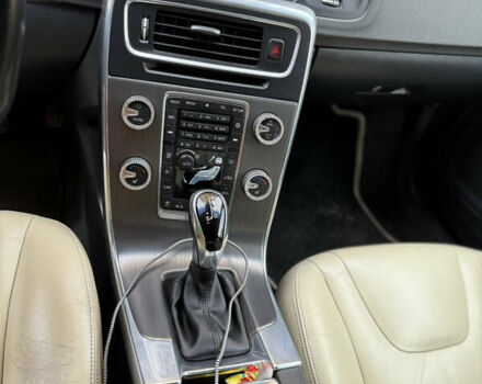 Белый Вольво С60, объемом двигателя 2 л и пробегом 211 тыс. км за 12100 $, фото 22 на Automoto.ua