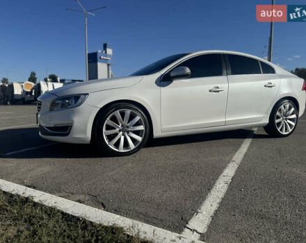 Вольво С60 2016 в Киеве на Automoto.ua Белый Вольво С60, объемом двигателя 1.97 л и пробегом 156 тыс. км за 14500 $, фото 2 на Automoto.ua