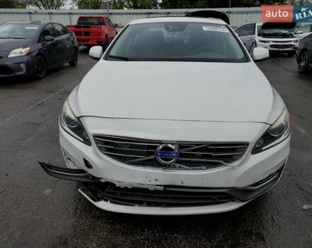 Белый Вольво С60, объемом двигателя 2 л и пробегом 109 тыс. км за 3000 $, фото 4 на Automoto.ua