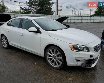 Белый Вольво С60, объемом двигателя 2 л и пробегом 109 тыс. км за 3000 $, фото 3 на Automoto.ua