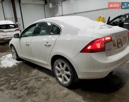 Белый Вольво С60, объемом двигателя 2.5 л и пробегом 120 тыс. км за 2900 $, фото 1 на Automoto.ua