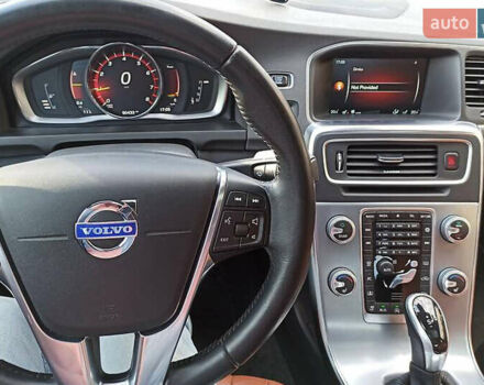 Белый Вольво С60, объемом двигателя 1.97 л и пробегом 123 тыс. км за 15600 $, фото 11 на Automoto.ua