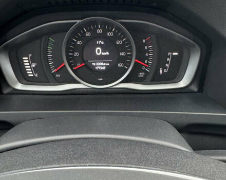 Білий Вольво С60, об'ємом двигуна 1.97 л та пробігом 177 тис. км за 13000 $, фото 21 на Automoto.ua