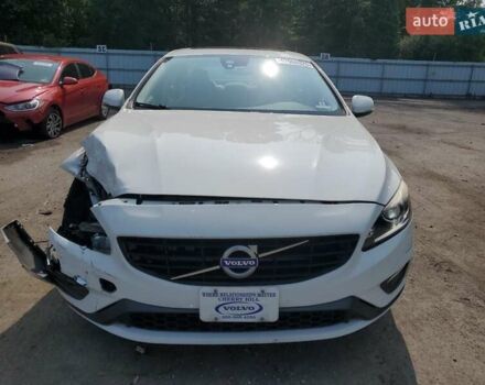 Белый Вольво С60, объемом двигателя 2 л и пробегом 56 тыс. км за 3000 $, фото 4 на Automoto.ua