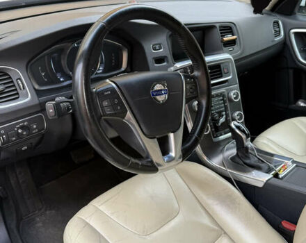 Белый Вольво С60, объемом двигателя 2 л и пробегом 211 тыс. км за 12100 $, фото 17 на Automoto.ua