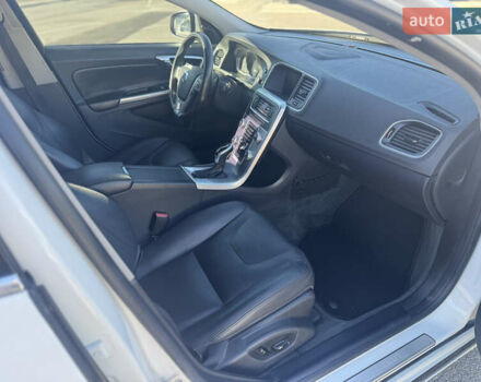 Вольво С60 2016 в Киеве на Automoto.ua Белый Вольво С60, объемом двигателя 1.97 л и пробегом 156 тыс. км за 14500 $, фото 18 на Automoto.ua