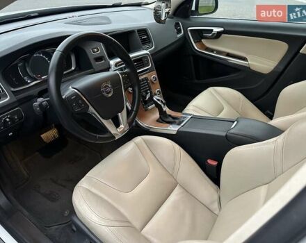 Белый Вольво С60, объемом двигателя 2 л и пробегом 156 тыс. км за 14500 $, фото 10 на Automoto.ua