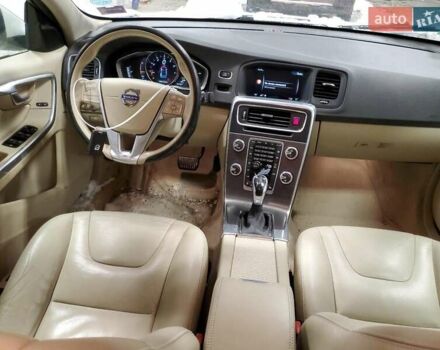 Белый Вольво С60, объемом двигателя 2.5 л и пробегом 120 тыс. км за 2900 $, фото 7 на Automoto.ua