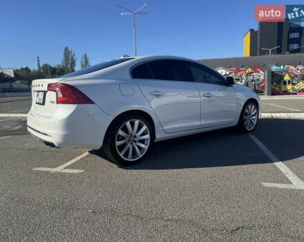 Вольво С60 2016 в Киеве на Automoto.ua Белый Вольво С60, объемом двигателя 1.97 л и пробегом 156 тыс. км за 14500 $, фото 8 на Automoto.ua