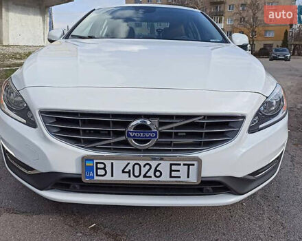 Белый Вольво С60, объемом двигателя 1.97 л и пробегом 123 тыс. км за 15600 $, фото 1 на Automoto.ua