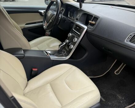 Белый Вольво С60, объемом двигателя 2 л и пробегом 211 тыс. км за 12100 $, фото 8 на Automoto.ua