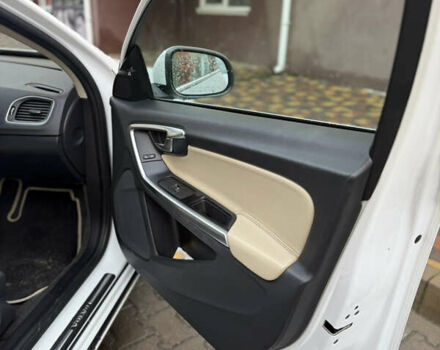 Белый Вольво С60, объемом двигателя 2 л и пробегом 211 тыс. км за 12100 $, фото 20 на Automoto.ua