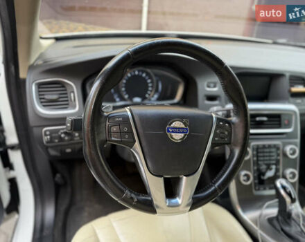 Белый Вольво С60, объемом двигателя 2 л и пробегом 211 тыс. км за 12100 $, фото 21 на Automoto.ua