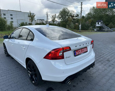 Белый Вольво С60, объемом двигателя 2 л и пробегом 237 тыс. км за 12700 $, фото 10 на Automoto.ua