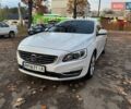 Белый Вольво С60, объемом двигателя 2 л и пробегом 180 тыс. км за 16999 $, фото 1 на Automoto.ua