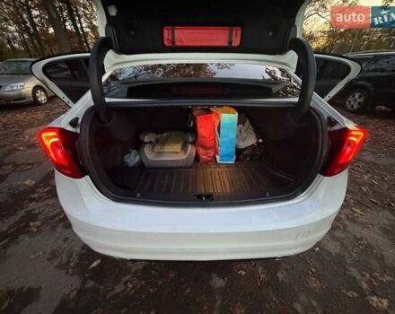 Белый Вольво С60, объемом двигателя 2 л и пробегом 180 тыс. км за 16999 $, фото 32 на Automoto.ua