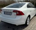 Белый Вольво С60, объемом двигателя 1.98 л и пробегом 294 тыс. км за 15550 $, фото 3 на Automoto.ua