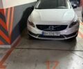 Белый Вольво С60, объемом двигателя 1.97 л и пробегом 113 тыс. км за 17500 $, фото 1 на Automoto.ua