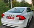 Белый Вольво С60, объемом двигателя 2 л и пробегом 120 тыс. км за 11000 $, фото 3 на Automoto.ua