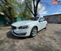 Белый Вольво С60, объемом двигателя 2 л и пробегом 185 тыс. км за 15700 $, фото 1 на Automoto.ua