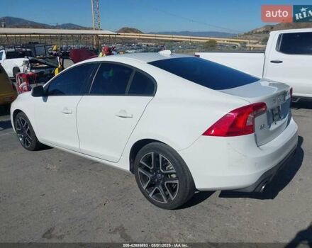 Белый Вольво С60, объемом двигателя 2 л и пробегом 147 тыс. км за 8400 $, фото 2 на Automoto.ua