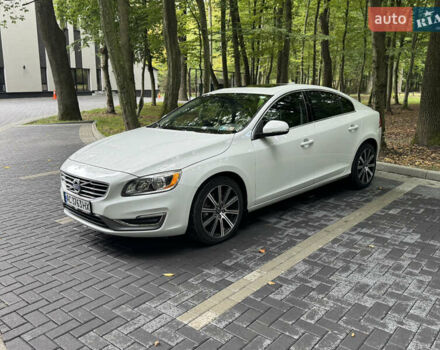 Белый Вольво С60, объемом двигателя 1.97 л и пробегом 150 тыс. км за 15500 $, фото 2 на Automoto.ua