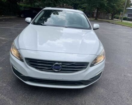 Белый Вольво С60, объемом двигателя 2 л и пробегом 39 тыс. км за 1250 $, фото 1 на Automoto.ua