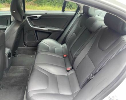 Белый Вольво С60, объемом двигателя 2 л и пробегом 31 тыс. км за 10200 $, фото 9 на Automoto.ua