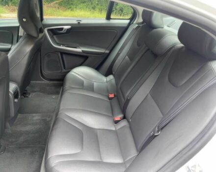 Белый Вольво С60, объемом двигателя 2 л и пробегом 39 тыс. км за 1250 $, фото 9 на Automoto.ua