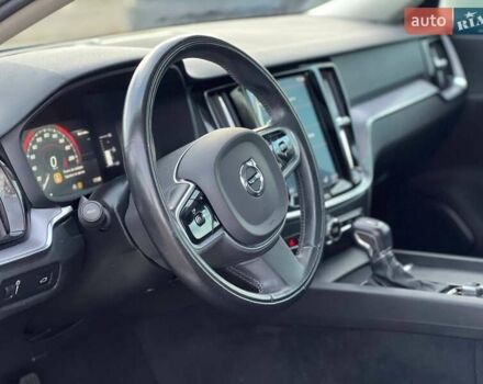 Вольво С60 2019 в Стрые на Automoto.ua Белый Вольво С60, объемом двигателя 2 л и пробегом 157 тыс. км за 19900 $, фото 27 на Automoto.ua