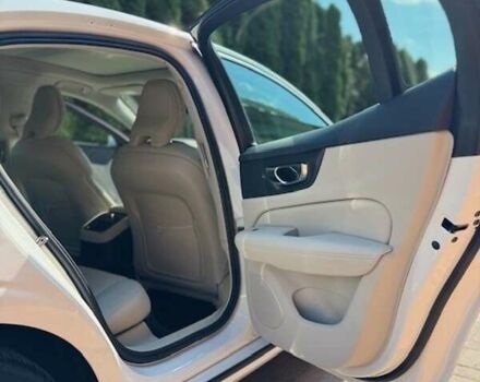 Вольво С60 2020 в Киеве на Automoto.ua Белый Вольво С60, объемом двигателя 1.97 л и пробегом 102 тыс. км за 30900 $, фото 27 на Automoto.ua