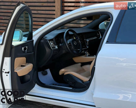 Белый Вольво С60, объемом двигателя 1.97 л и пробегом 90 тыс. км за 30000 $, фото 18 на Automoto.ua