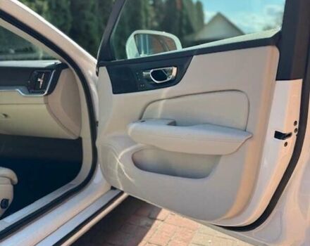 Вольво С60 2020 в Киеве на Automoto.ua Белый Вольво С60, объемом двигателя 1.97 л и пробегом 102 тыс. км за 30900 $, фото 28 на Automoto.ua