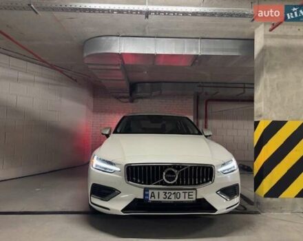 Вольво С60 2020 в Киеве на Automoto.ua Белый Вольво С60, объемом двигателя 1.97 л и пробегом 102 тыс. км за 30900 $, фото 33 на Automoto.ua