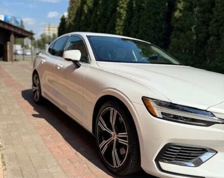 Вольво С60 2020 в Киеве на Automoto.ua Белый Вольво С60, объемом двигателя 1.97 л и пробегом 102 тыс. км за 30900 $, фото 2 на Automoto.ua