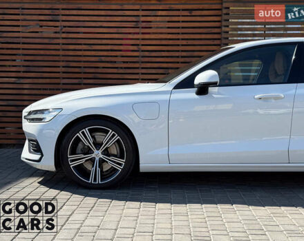 Белый Вольво С60, объемом двигателя 1.97 л и пробегом 90 тыс. км за 30000 $, фото 9 на Automoto.ua