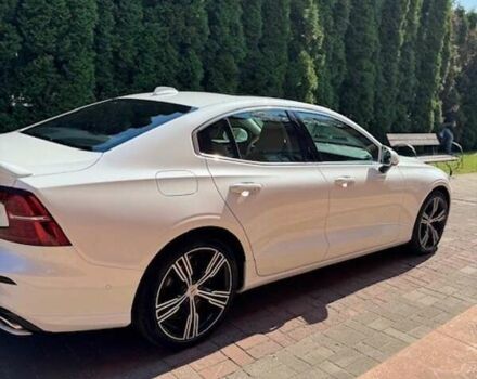 Вольво С60 2020 в Киеве на Automoto.ua Белый Вольво С60, объемом двигателя 1.97 л и пробегом 102 тыс. км за 30900 $, фото 12 на Automoto.ua