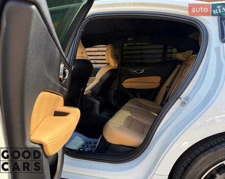 Белый Вольво С60, объемом двигателя 1.97 л и пробегом 90 тыс. км за 30000 $, фото 21 на Automoto.ua