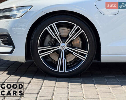 Белый Вольво С60, объемом двигателя 1.97 л и пробегом 90 тыс. км за 30000 $, фото 10 на Automoto.ua