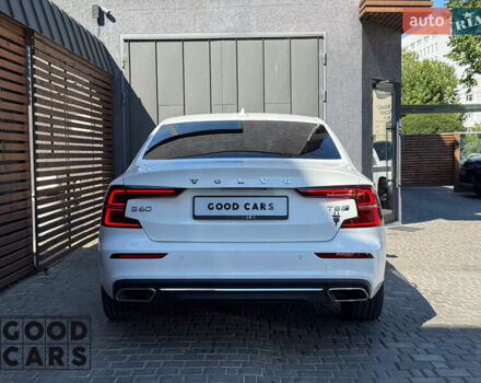 Белый Вольво С60, объемом двигателя 1.97 л и пробегом 90 тыс. км за 30000 $, фото 5 на Automoto.ua