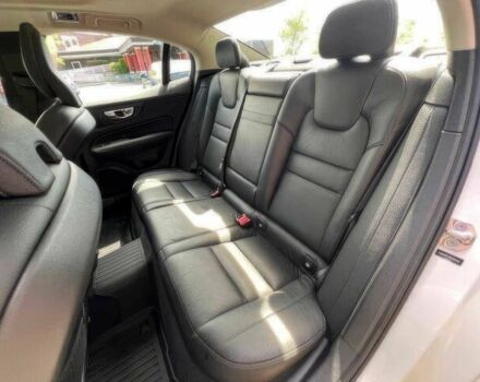 Белый Вольво С60, объемом двигателя 2 л и пробегом 12 тыс. км за 19200 $, фото 9 на Automoto.ua