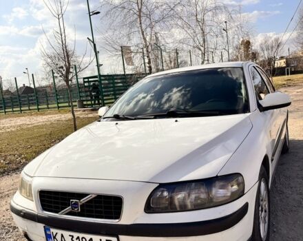 Белый Вольво С60, объемом двигателя 2.4 л и пробегом 307 тыс. км за 3900 $, фото 1 на Automoto.ua