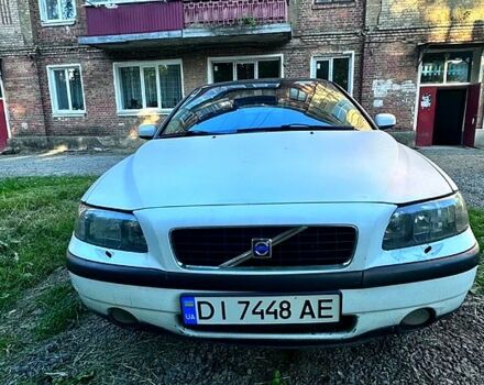 Белый Вольво С60, объемом двигателя 2.4 л и пробегом 0 тыс. км за 3800 $, фото 1 на Automoto.ua