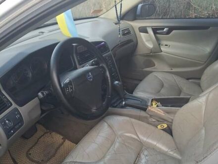 Белый Вольво С60, объемом двигателя 2.5 л и пробегом 182 тыс. км за 4100 $, фото 1 на Automoto.ua