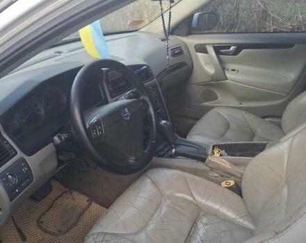 Белый Вольво С60, объемом двигателя 2.5 л и пробегом 182 тыс. км за 4100 $, фото 1 на Automoto.ua