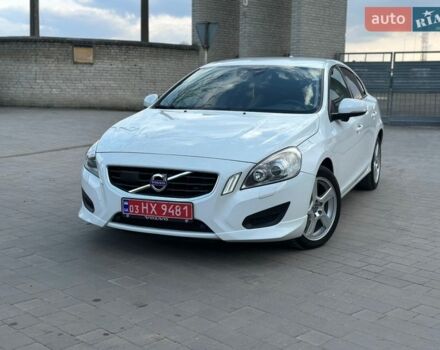 Белый Вольво С60, объемом двигателя 2 л и пробегом 267 тыс. км за 10990 $, фото 1 на Automoto.ua