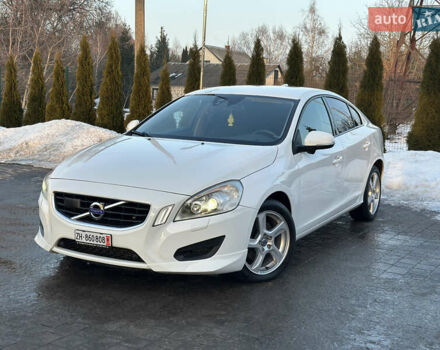 Белый Вольво С60, объемом двигателя 2 л и пробегом 265 тыс. км за 11400 $, фото 1 на Automoto.ua