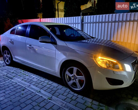 Білий Вольво С60, об'ємом двигуна 1.6 л та пробігом 194 тис. км за 7000 $, фото 1 на Automoto.ua